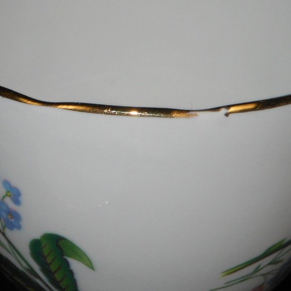 vintage fine bone china tea cup & saucer set. DELPHINE - Picture 9 of 9